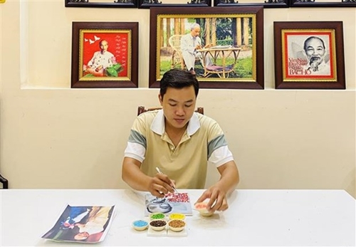 Unique set of rice paintings about Uncle Ho